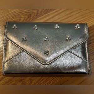 Elegant gold Clutch with Pearl Details